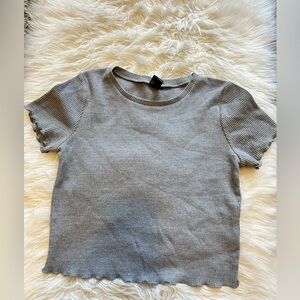 Gray Cropped Lettuce Edge Tee